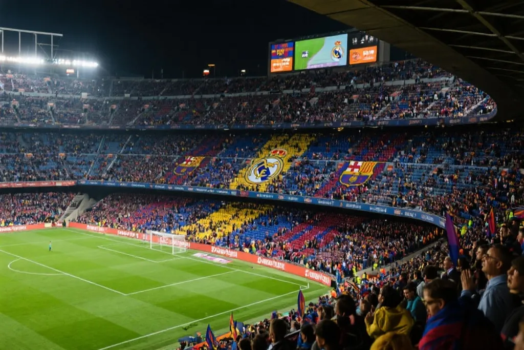 西甲战国策：巴萨皇马，谁能破局问鼎？